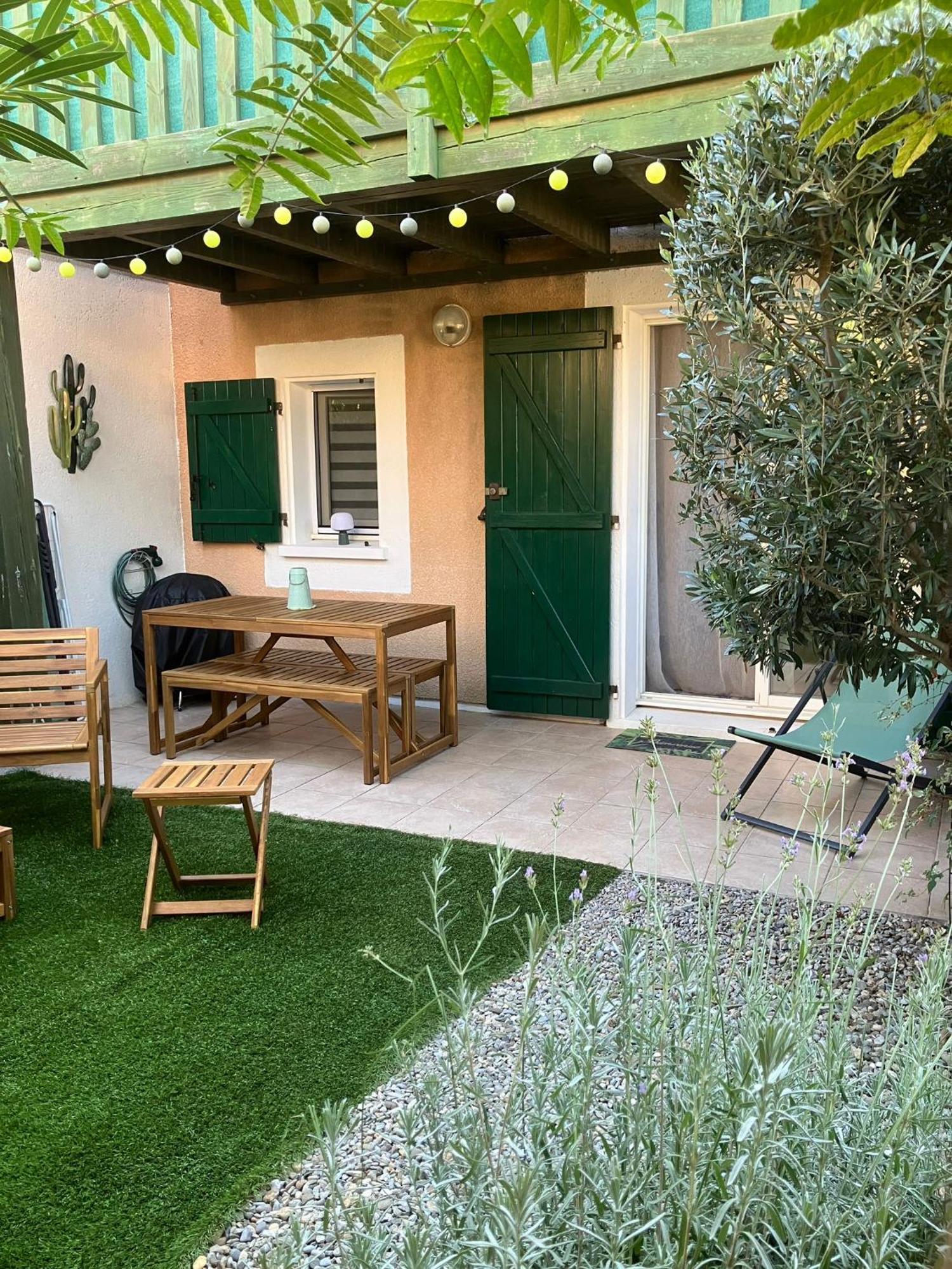 Apartamento 4 Etoiles Avec Jardin Cloture Et Piscine Dans La -